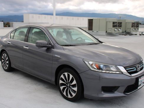 Used 2014 Honda Accord EX-L image 2