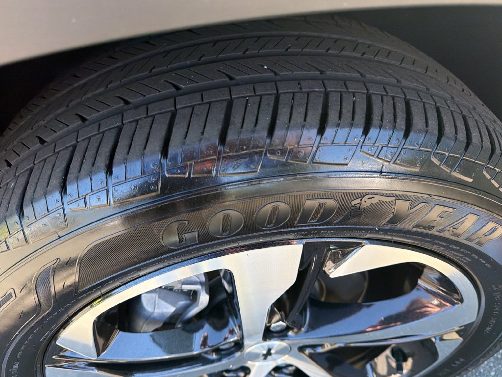Used 2024 Chevrolet Trax RS w/ Driver Confidence Package FWD image 28