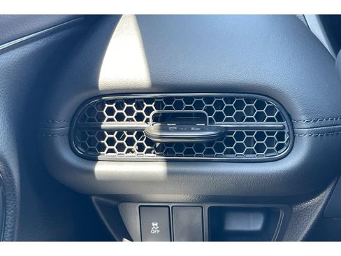 Certified 2027 Honda HR-V LX image 28