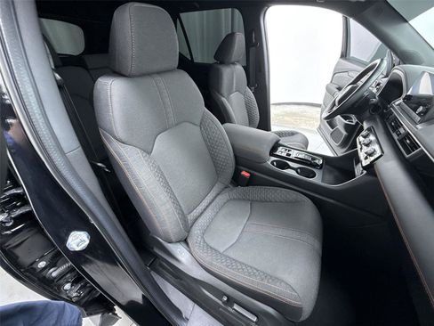Certified 2025 Honda Pilot Sport image 30