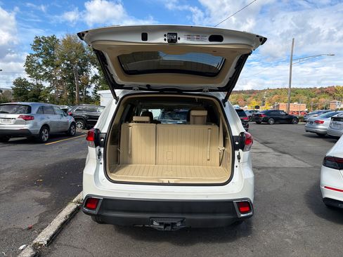 Used 2019 Toyota Highlander Limited image 10