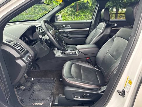 Used 2018 Ford Explorer Sport w/ Equipment Group 401A AWD/4WD image 13