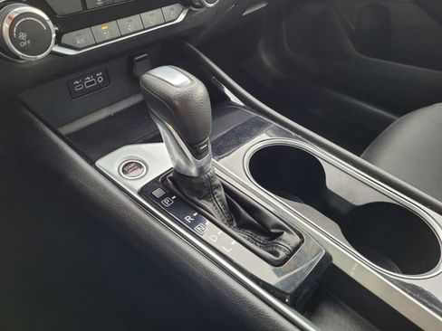 Used 2024 Nissan Altima 2.5 SV image 12