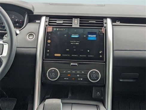 Used 2024 Land Rover Discovery S image 21