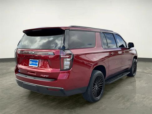 Used 2022 Chevrolet Suburban RST w/ Luxury Package image 7