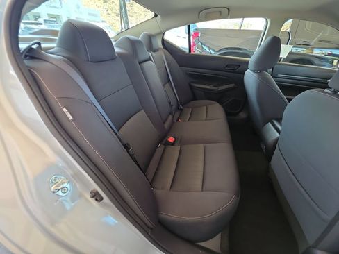 Used 2024 Nissan Altima 2.5 SV FWD image 28