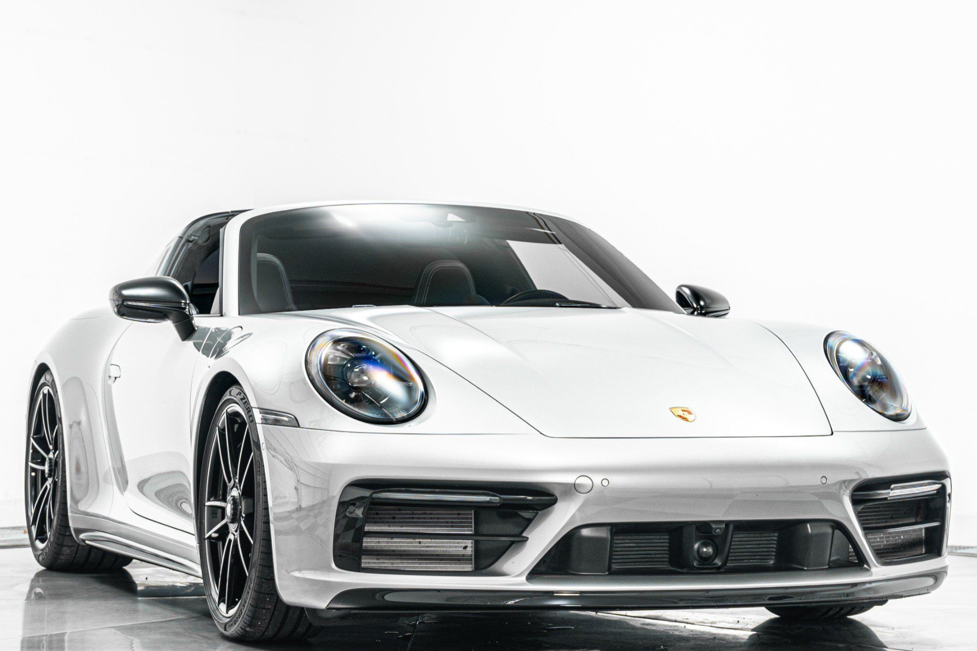 Used 2022 Porsche 911 Targa 4 GTS AWD/4WD image 3