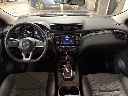 Used 2020 Nissan Rogue Sport SV image 19