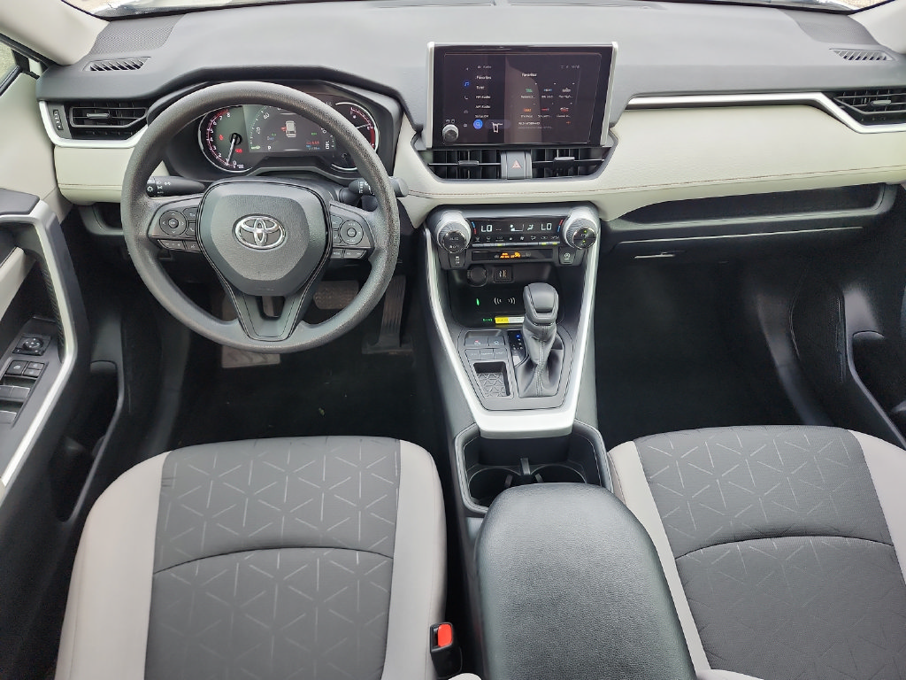 Used 2024 Toyota RAV4 XLE FWD image 18