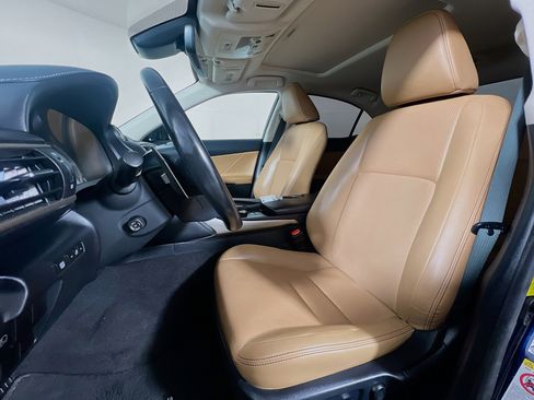 Used 2018 Lexus IS 300 AWD w/ Comfort Package image 11