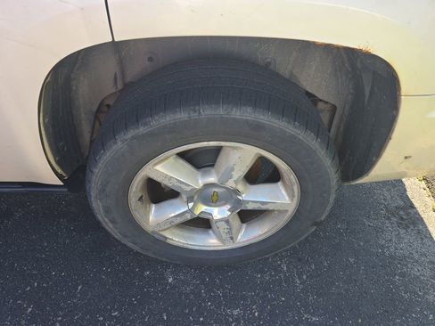 Used 2008 Chevrolet Tahoe LTZ w/ LTZ Preferred Equipment Group AWD/4WD image 11