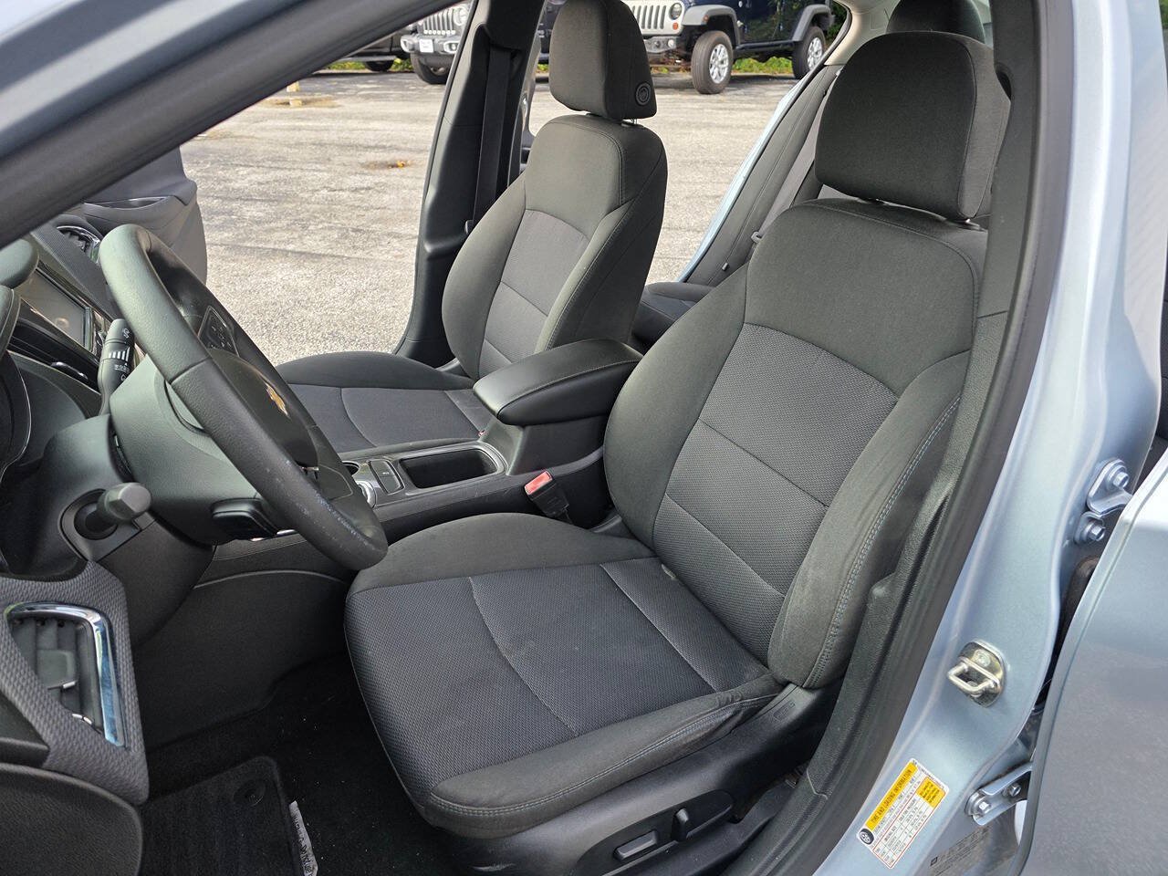 Used 2017 Chevrolet Cruze LT w/ Convenience Package FWD image 12