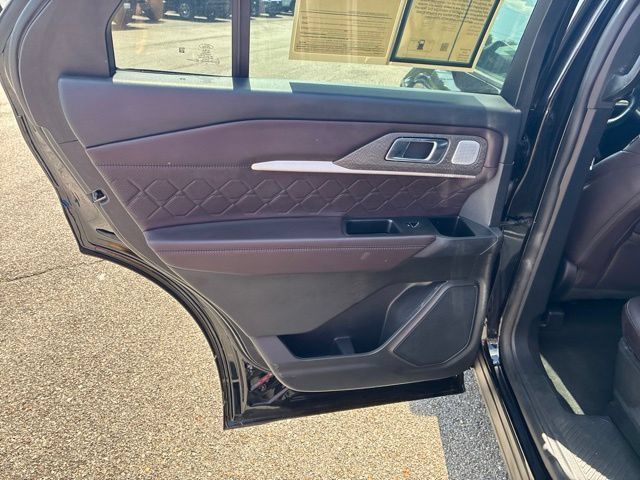 Certified 2025 Ford Explorer Platinum w/ LUX Leather Package AWD/4WD image 63