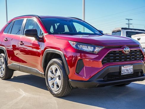 Certified 2020 Toyota RAV4 LE image 3