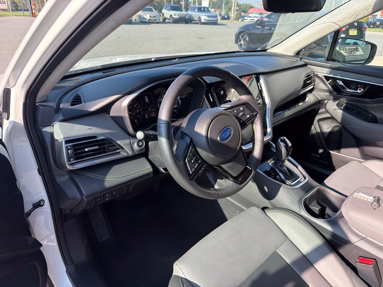 Used 2025 Subaru Outback Onyx Edition AWD/4WD image 4