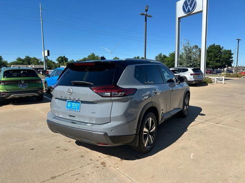 Used 2024 Nissan Rogue SL w/ SL Premium Package FWD image 5