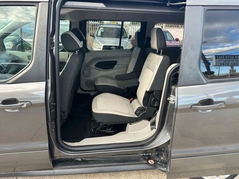 Used 2020 Ford Transit Connect XLT image 6