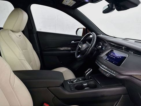 Used 2020 Cadillac XT4 Sport w/ LPO, Midnight Sport Package FWD image 34