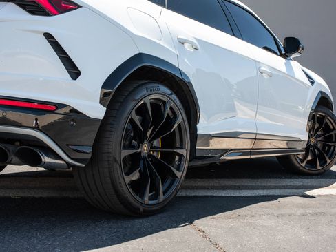 Used 2020 Lamborghini Urus image 33