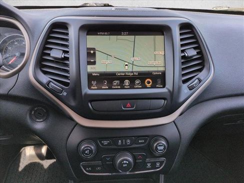Used 2015 Jeep Cherokee Latitude w/ Cold Weather Group image 15