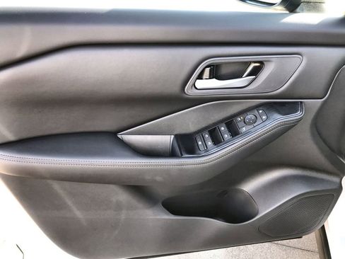 New 2026 Nissan Rogue SV FWD image 13