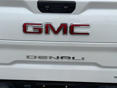 Used 2023 GMC Sierra 1500 Denali w/ Denali Reserve Package AWD/4WD image 11