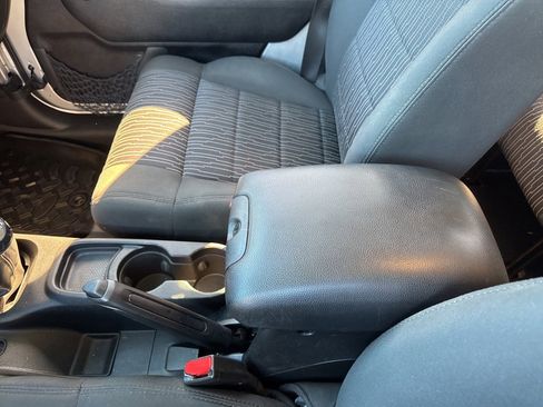 Used 2011 Jeep Wrangler Unlimited Sport image 34