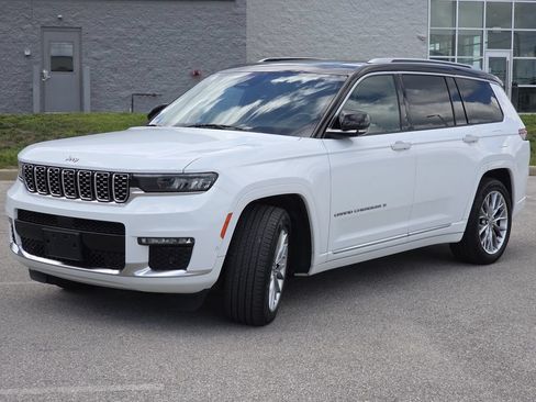 Used 2023 Jeep Grand Cherokee L Summit w/ Luxury Tech Group V AWD/4WD image 6