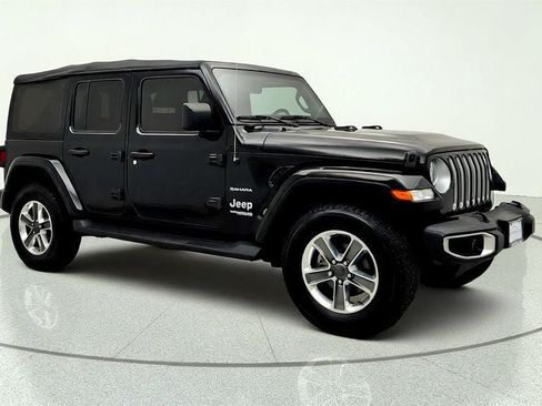 Used 2022 Jeep Wrangler Unlimited Sahara w/ Cold Weather Group AWD/4WD image 3