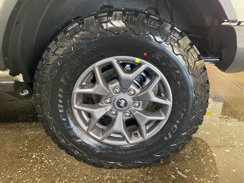 New 2025 Ford Bronco Badlands image 24