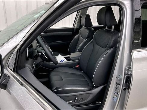 Certified 2025 Hyundai Palisade SEL FWD image 8