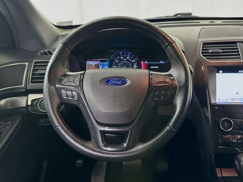 Used 2019 Ford Explorer XLT w/ Equipment Group 202A image 18