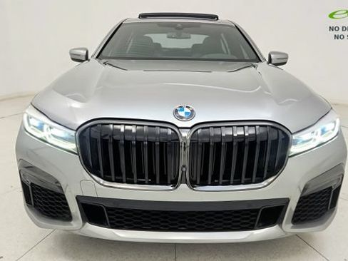 Used 2022 BMW 750i xDrive w/ M Sport Package AWD/4WD image 13