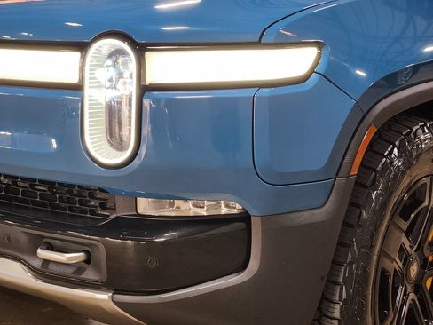 Used 2023 Rivian R1S Adventure AWD/4WD image 12
