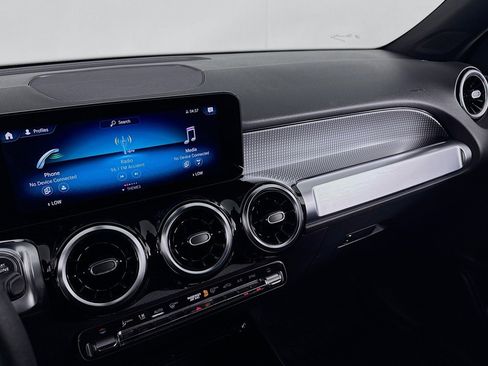 Certified 2022 Mercedes-Benz GLB 250 GLB 250 image 21