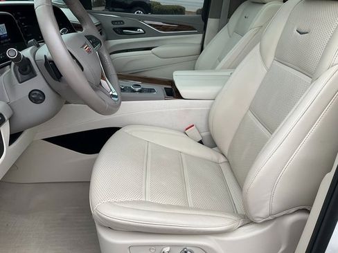 Certified 2024 Cadillac Escalade Sport Platinum image 5