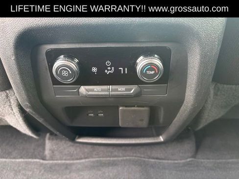 Used 2025 GMC Acadia Elevation AWD/4WD image 29
