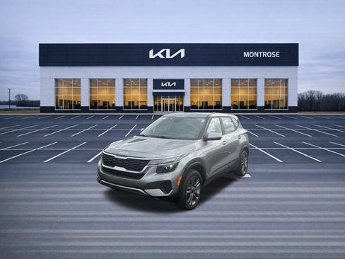Used 2023 Kia Seltos LX AWD/4WD image 2