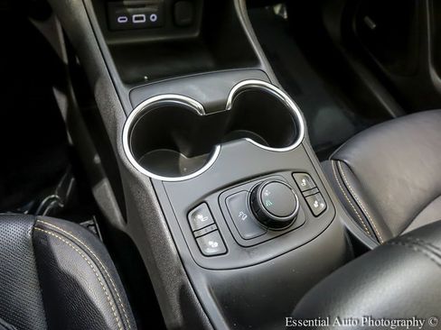 Used 2019 GMC Terrain SLT w/ Preferred Package image 18