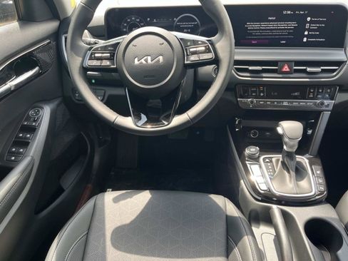 New 2026 Kia Seltos EX FWD image 9