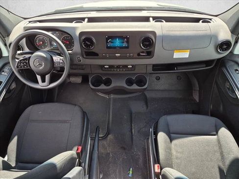 Used 2024 Mercedes-Benz Sprinter 2500 image 13