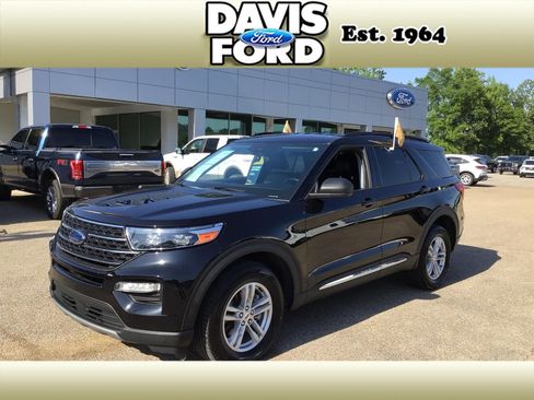 Certified 2023 Ford Explorer XLT w/ Equipment Group 202A image 1