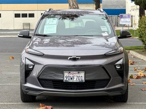 Used 2022 Chevrolet Bolt EUV LT w/ Convenience Package image 9