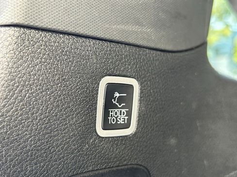 Used 2024 Jeep Wagoneer Series II w/ Flexible Seating Group image 39