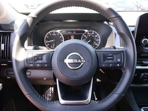 Certified 2025 Nissan Pathfinder SV AWD/4WD image 12
