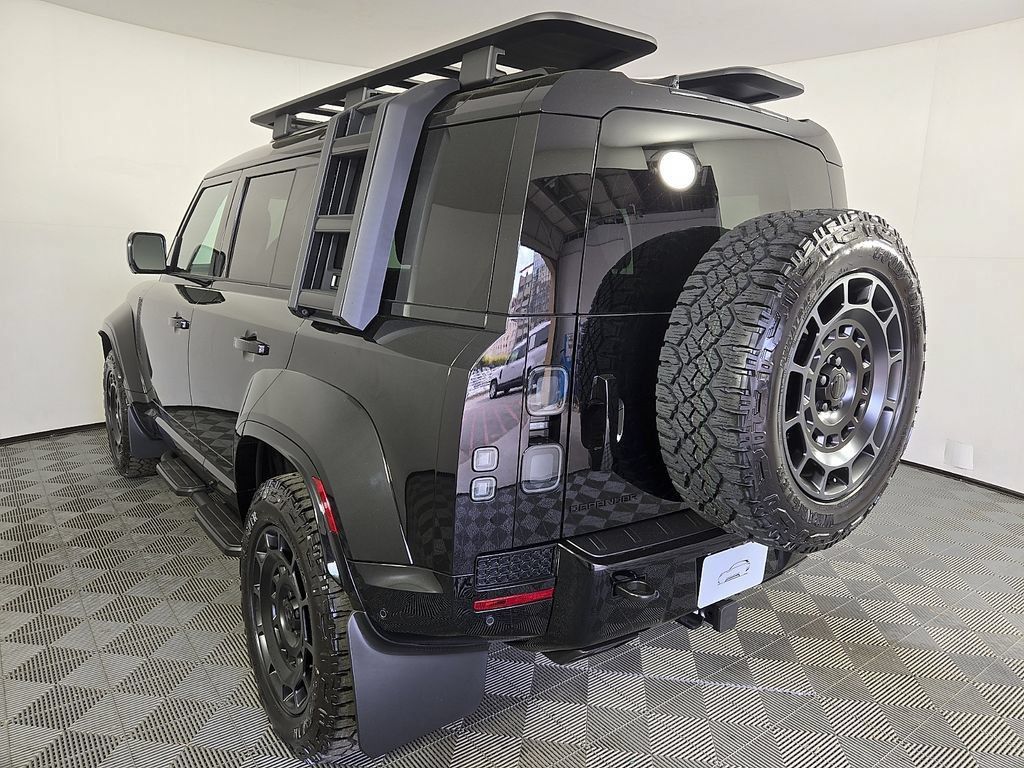 New 2026 Land Rover Defender 110 OCTA AWD/4WD image 7