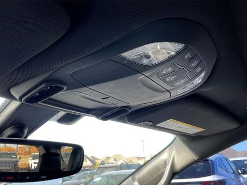 Used 2018 Chrysler Pacifica Limited w/ S Appearance Package image 23