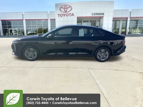 Used 2025 Kia K4 LX image 2