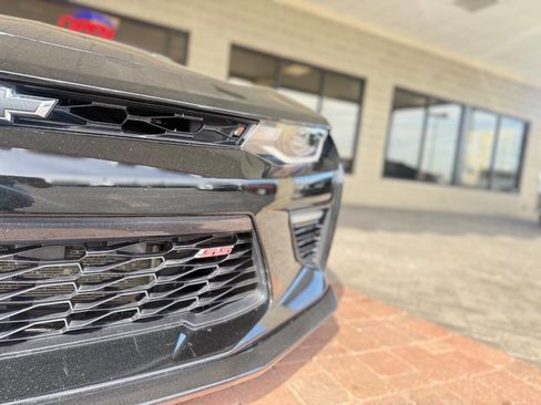 Used 2018 Chevrolet Camaro SS image 26