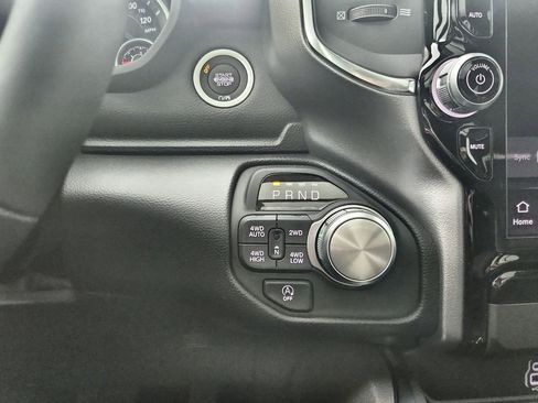 New 2026 RAM 1500 Laramie AWD/4WD image 29